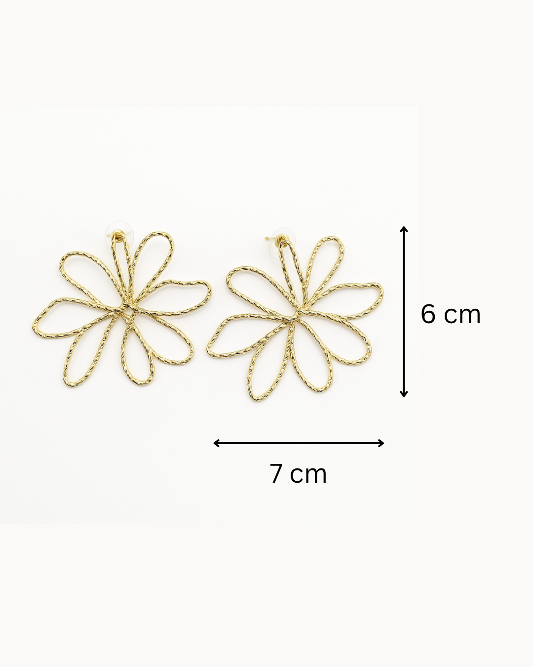 Chunky oversized flower studs - Anti tarnish