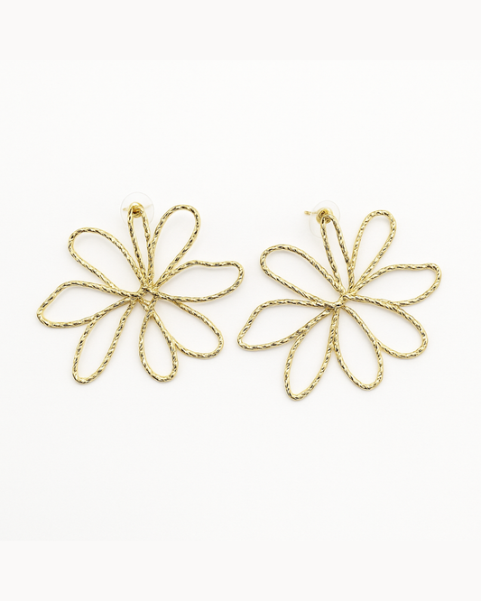 Chunky oversized flower studs - Anti tarnish