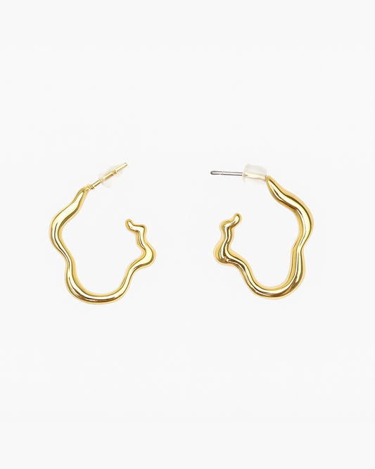 Golden wavy hoops - Anti tarnish