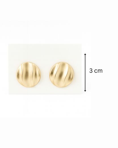 Golden patterned studs