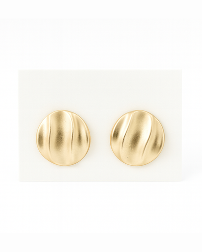 Golden patterned studs